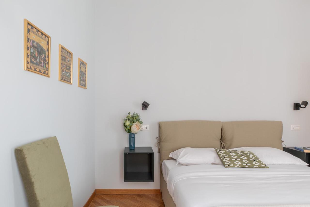 Appartement Iflat Trevi Charming à Rome Extérieur photo