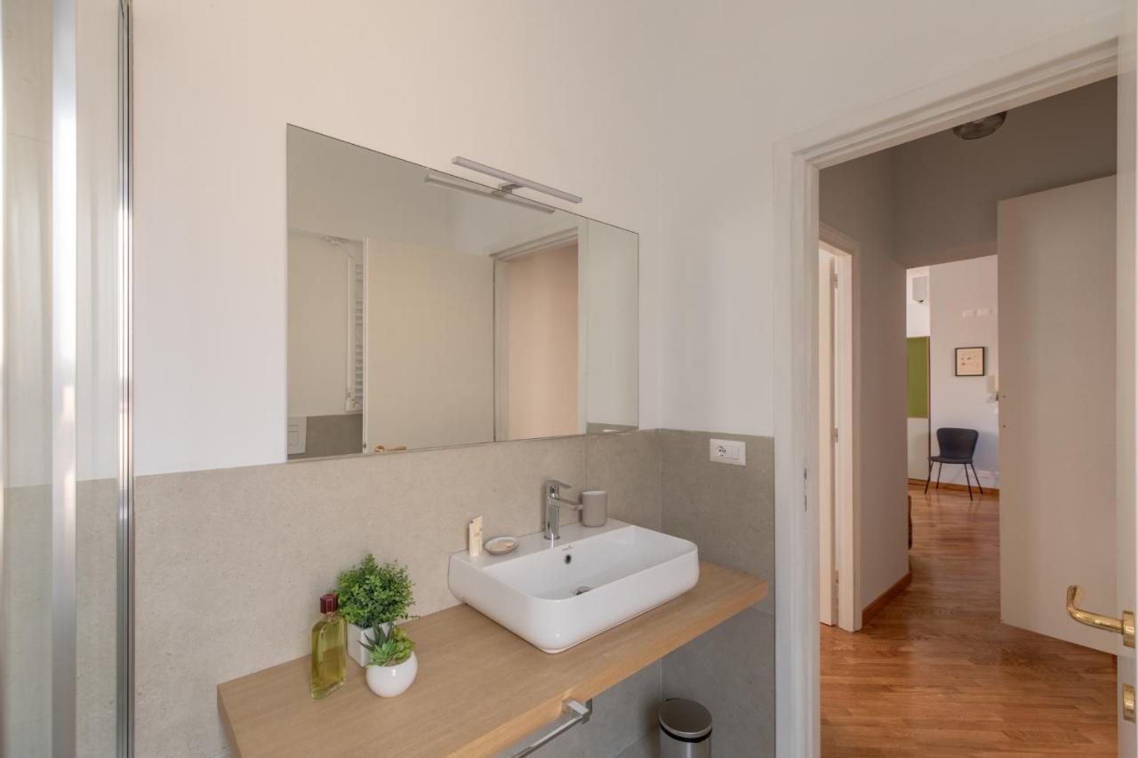 Appartement Iflat Trevi Charming à Rome Extérieur photo